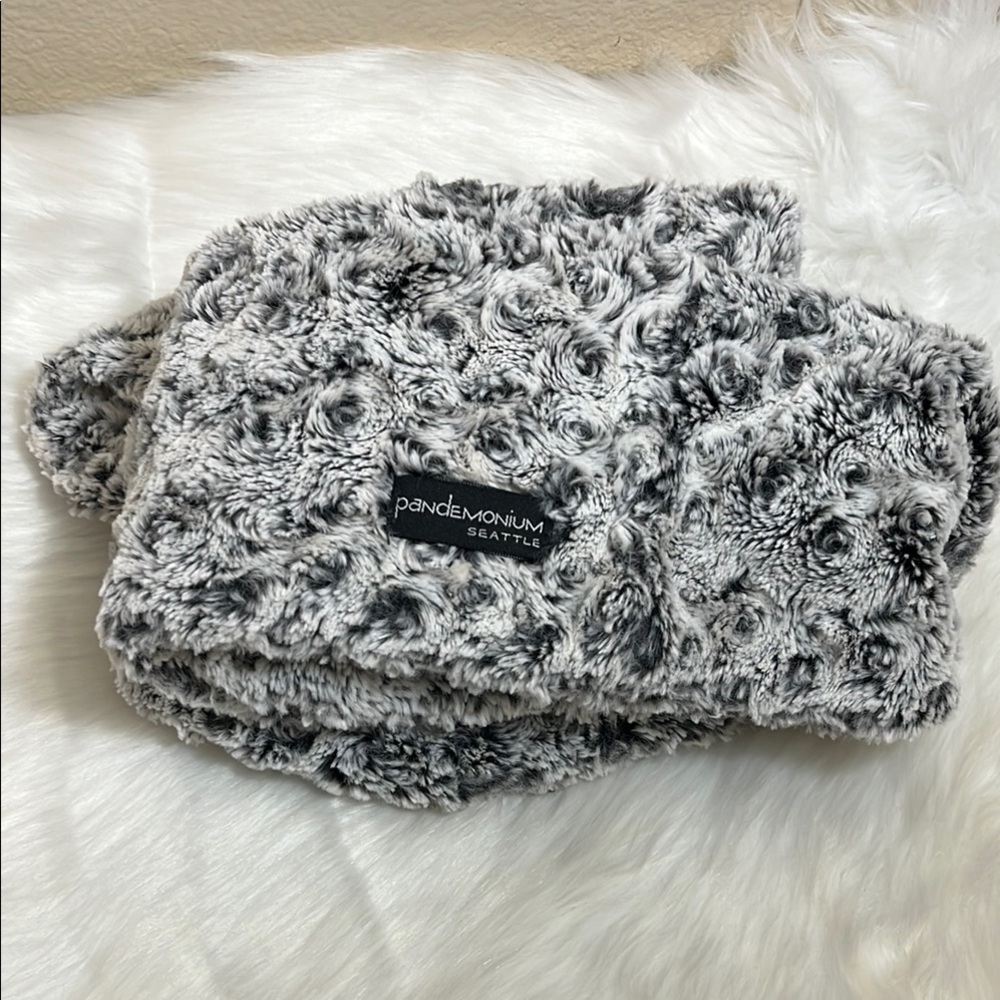 Pandemonium Seattle Gray Faux Fur Infinity Scarf